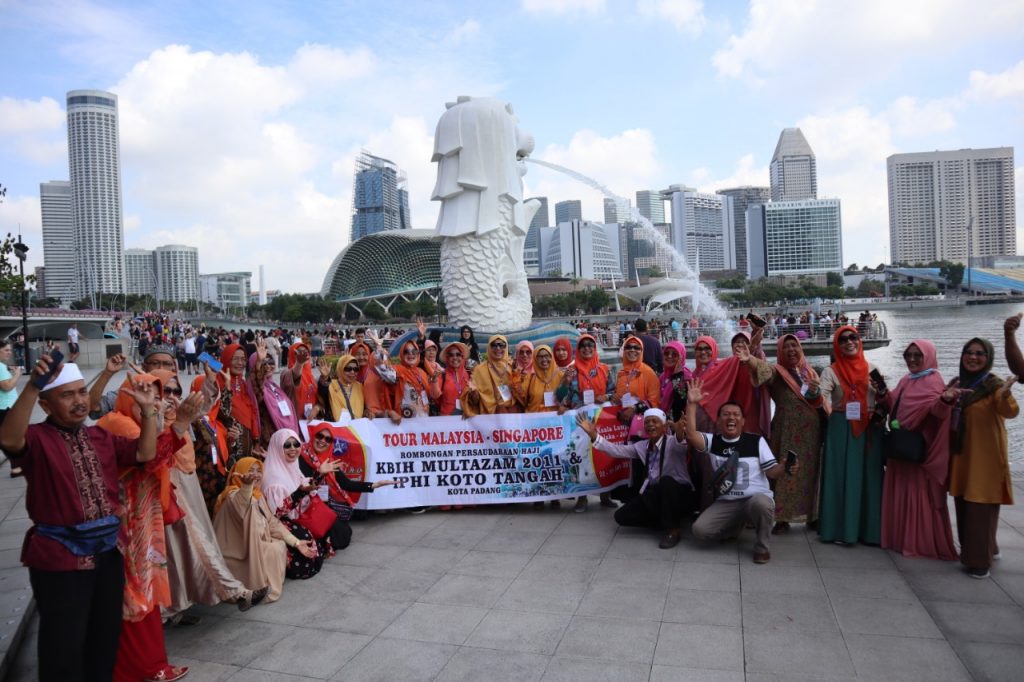 Tour 4 hari Malaysia singapore